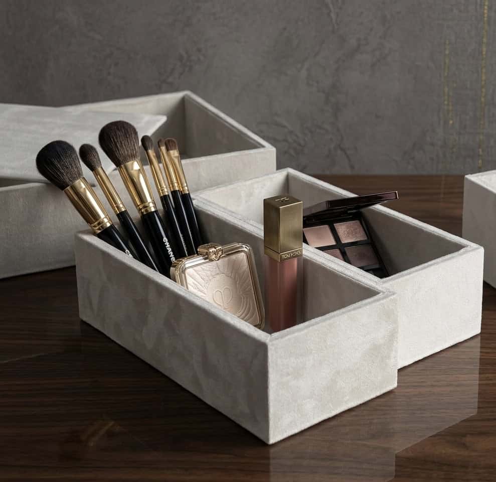 Elegant Vertical Box Off white